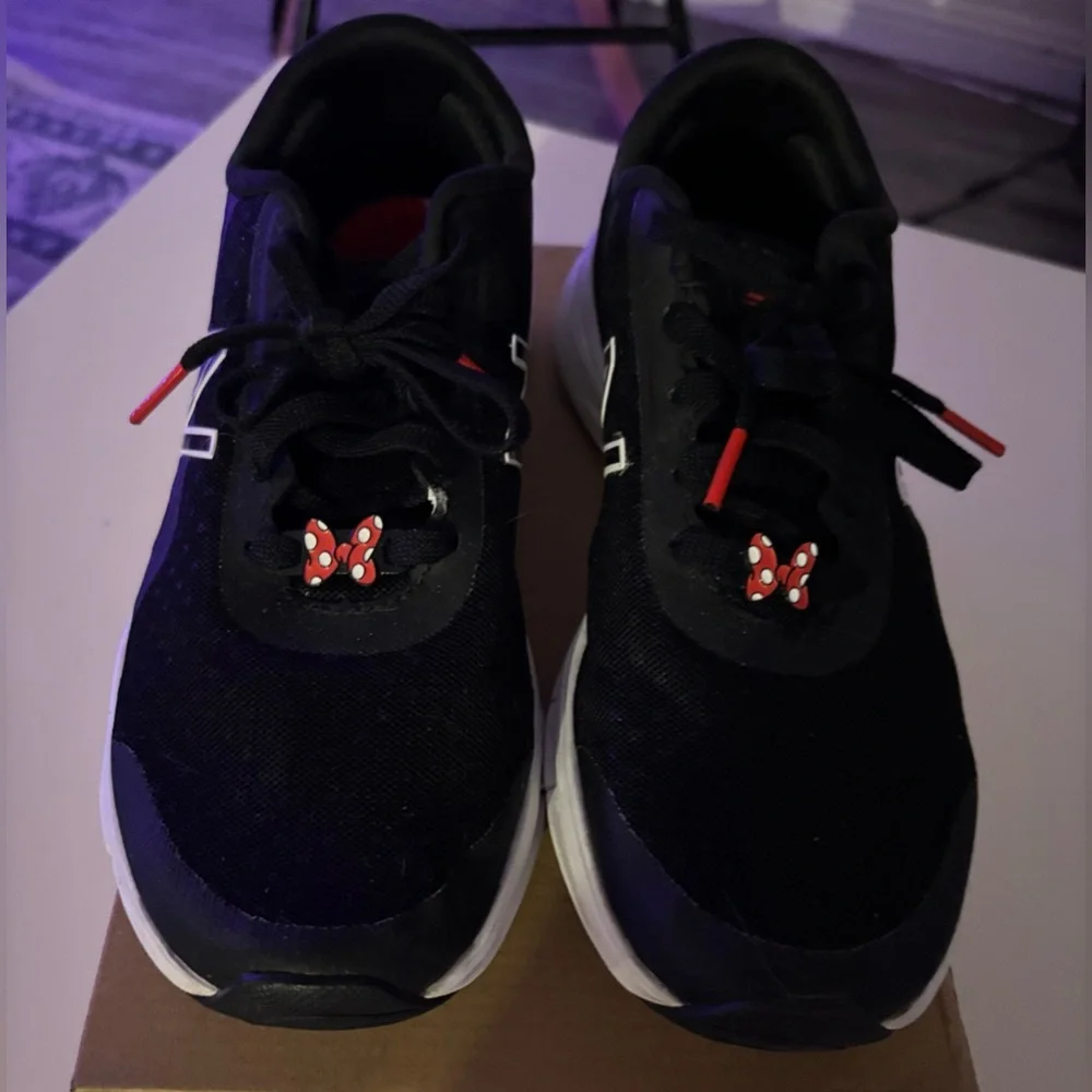 New Balance (Disney’s-  Minnie Mouse Edition) - Picture 2 of 6